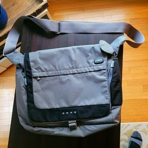 Tumi Messenger / Laptop Bag